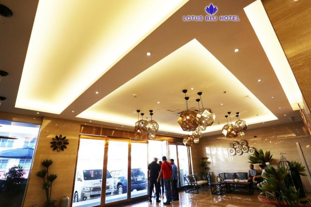 Lotus Blu Hotel Legazpi Exterior foto